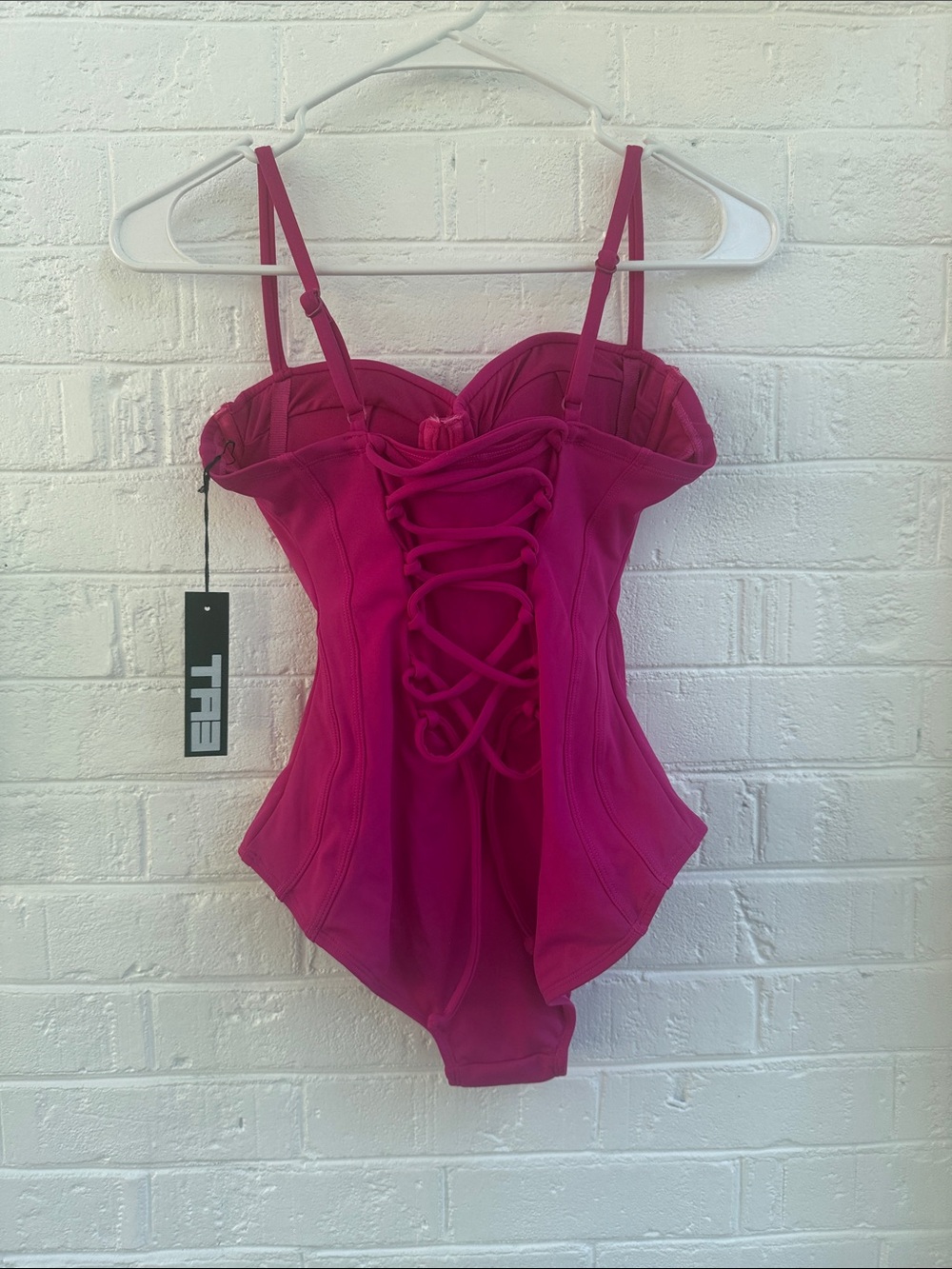 NWT $175 XS SHORT TORSO D/DD CUP STYLE PUSHY - Picture 4 of 4